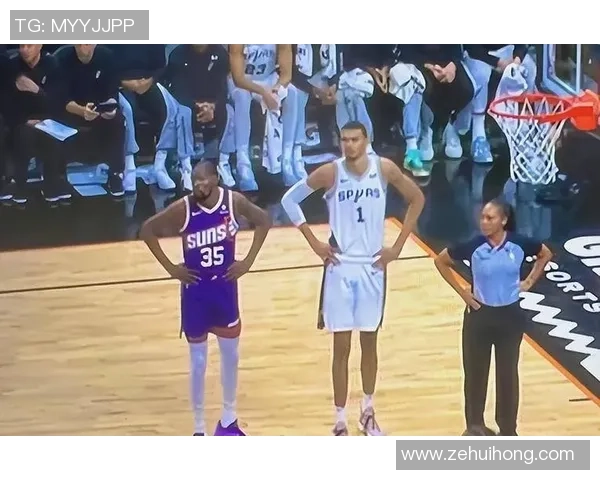 布鲁克洛佩斯:从篮下巨人到全能战士的华丽转身与职业生涯回顾 布鲁克洛佩斯:从篮下巨人到全能战士的华丽转身与职业生涯回顾